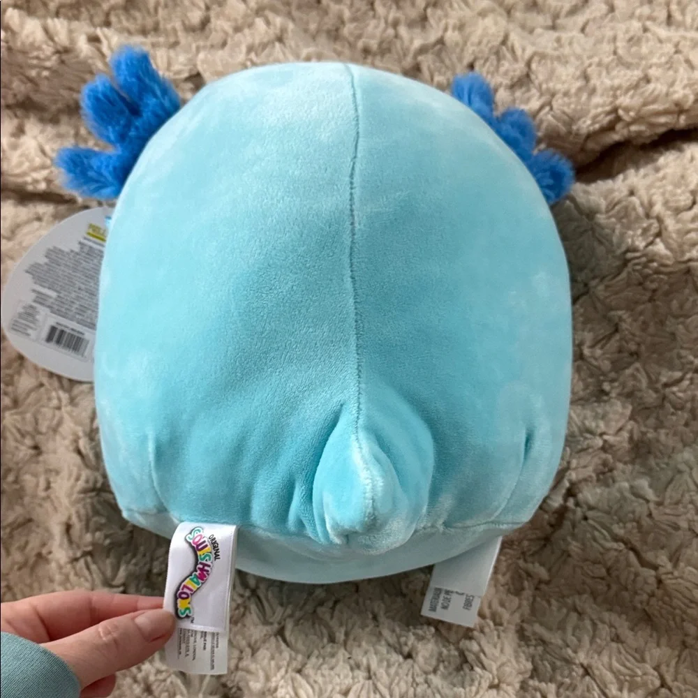 Squishmallows -Clutch the Blue Axolotl Plush a Party City EXCLUSIVE - Picture 5 of 9